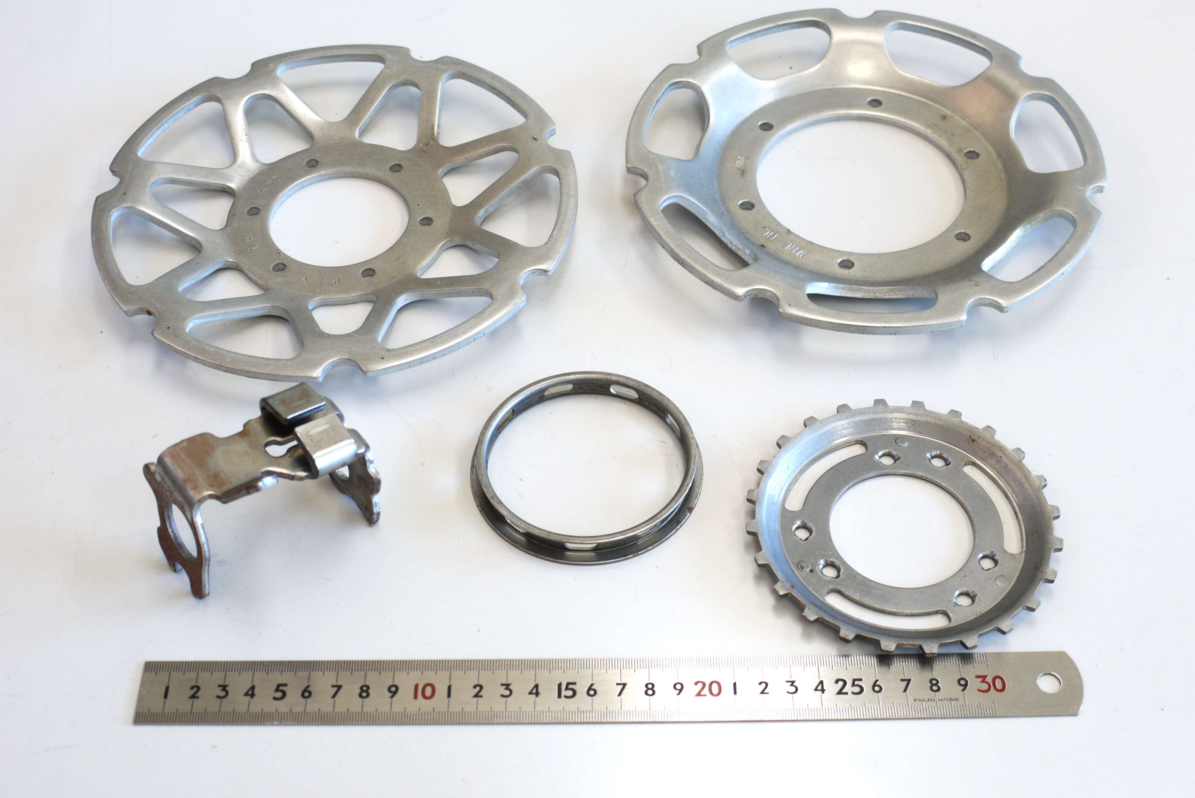 自動車関連部品